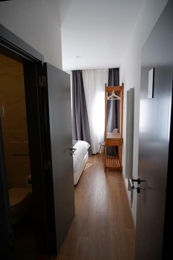 VI Mar - Guest House ลากอส ภายนอก รูปภาพ